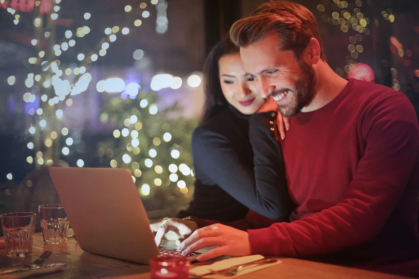 Tis the Season for Holiday Hacking: 4 Tips for Online Shopping Safety